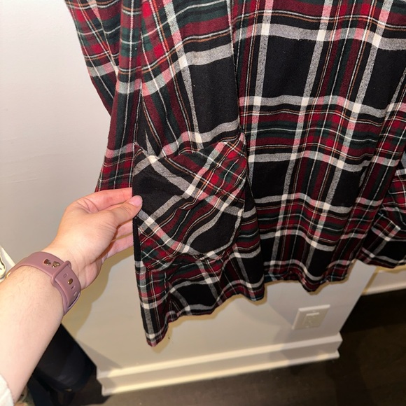Plaid dress with angled pockets and zippered collar. - Picture 4 of 8